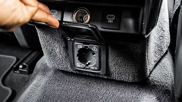 Land Rover Range Rover Rear Row Charging Point