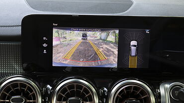 Mercedes-Benz EQB 360-Degree Camera Control