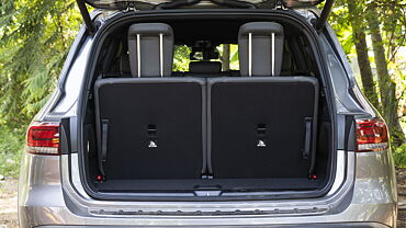 Mercedes-Benz EQB Bootspace