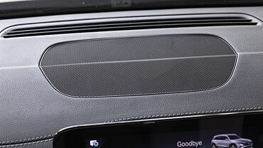 Mercedes-Benz EQB Central Dashboard - Top Storage/Speaker