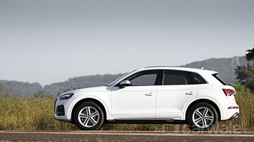 Audi Q5 Right Side View