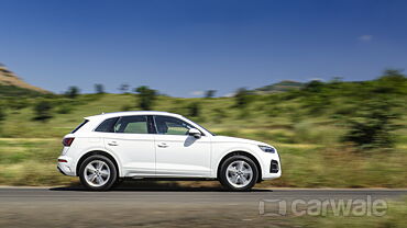 Audi Q5 Right Side View