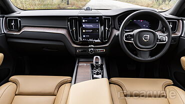 Volvo XC60 [2021-2022] Dashboard