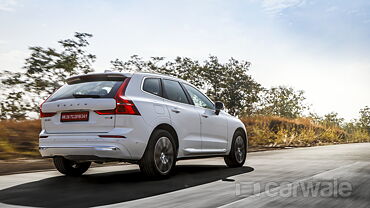 वोल्वो xc60 [2021-2022] राइट रियर थ्री क्वार्टर