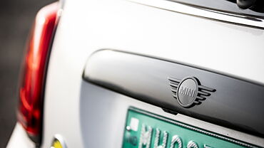 MINI Cooper SE Rear Logo