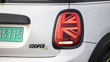 MINI Cooper SE Rear Signal/Blinker Light