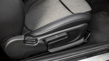 MINI Cooper SE Seat Adjustment Manual for Driver