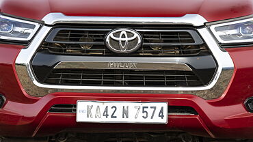 Toyota Hilux Grille