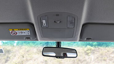 Toyota Hilux Roof Mounted Controls/Sunroof & Cabin Light Controls