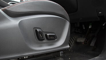 एमजी ZS ईवी ड्राइवर के लिए सीट इलेक्ट्रिक सीट एड्जस्टमेंट