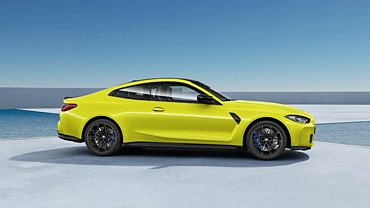 BMW M4 Competition [2022-2024] Right Side View