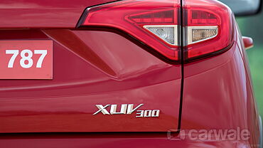 क्या यह महिंद्रा XUV300 इलेक्ट्रिक है?