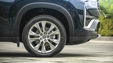 Toyota Innova Hycross Wheel