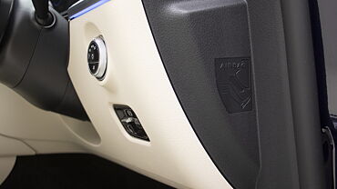Mercedes-Benz C-Class Driver Knee Airbag