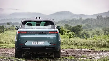 लैंड रोवर रेंज रोवर स्पोर्ट पीछे का व्यू