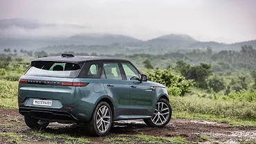 लैंड रोवर रेंज रोवर स्पोर्ट राइट रियर थ्री क्वार्टर