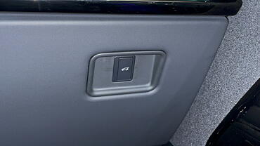 Range Rover Sport Bootspace Image, Range Rover Sport Photos in India ...