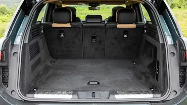 लैंड रोवर रेंज रोवर स्पोर्ट बूटस्पेस