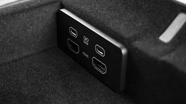 लैंड रोवर रेंज रोवर स्पोर्ट यूएसबी पोर्ट / ऑक्स / पावर सॉकेट / वायरलेस चार्जिंग