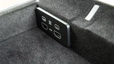 लैंड रोवर रेंज रोवर स्पोर्ट यूएसबी पोर्ट / ऑक्स / पावर सॉकेट / वायरलेस चार्जिंग