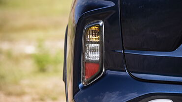 Maruti Suzuki Grand Vitara Rear Signal/Blinker Light