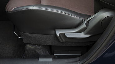 Maruti Suzuki Grand Vitara Seat Adjustment Manual for Front Passenger