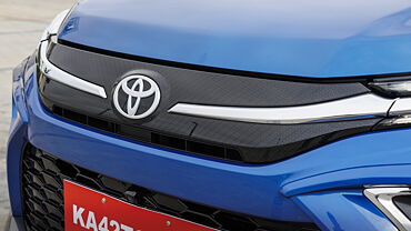 Toyota Urban Cruiser Hyryder Front Logo