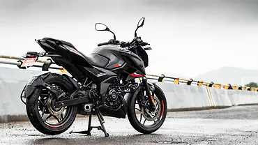 Bajaj Pulsar N160 Right Rear Three Quarter