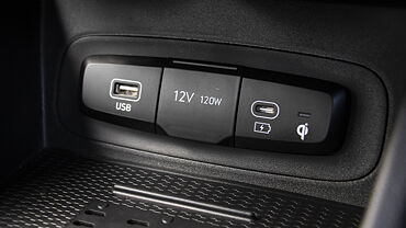 Discontinued Hyundai Venue N Line 2022 USB Port/AUX/Power Socket/Wireless Charging