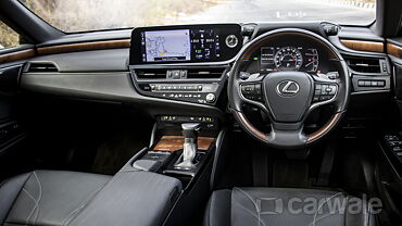 Lexus ES Dashboard