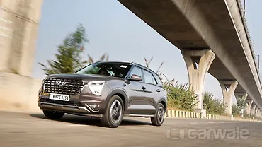 हुंडई अल्काज़ार प्रेस्टिज इग्ज़िक्युटिव वेरीएंट्स 15.89 लाख रुपए में की गई पेश