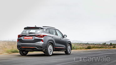 Discontinued Kia Seltos 2022 Right Rear Three Quarter