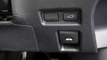 Lexus UX 300e Bonnet/Hood release