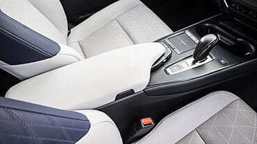 Lexus UX 300e Center Console/Centre Console Storage