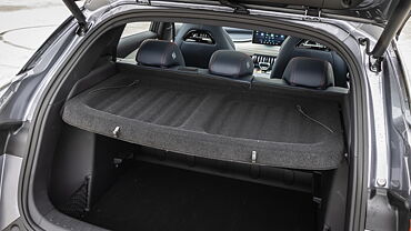 BYD Atto 3 Bootspace with Parcel Tray/Retractable