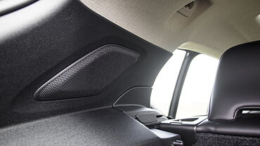 XC40 Front Centre Arm Rest Image, XC40 Photos in India - CarWale