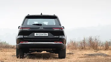 Grand Cherokee 360-Degree Camera Control Image, Grand Cherokee Photos