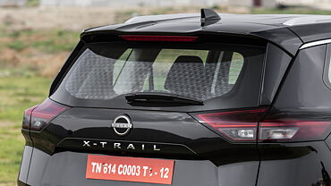 Nissan X-Trail Rear Windshield/Windscreen