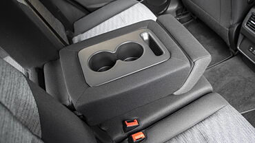 Nissan X-Trail Second Row Cup Holders