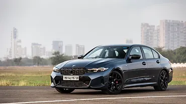 BMW M340i Left Front Three Quarter