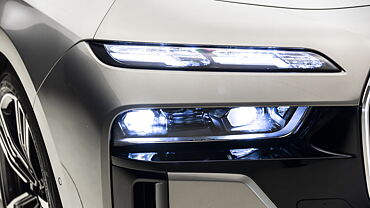 BMW i7 Headlight