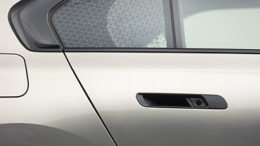 BMW i7 Rear Door Handle