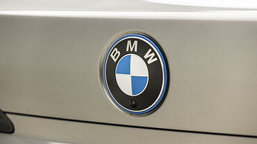 BMW i7 Rear Logo