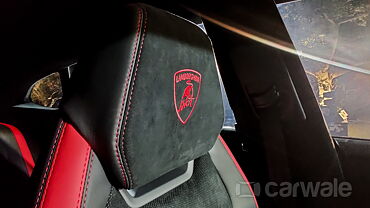Lamborghini Urus Performante Front Row Seats