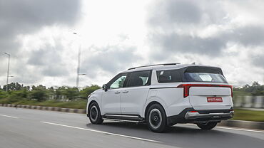 Kia Carnival Left Rear Three Quarter