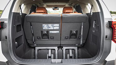 Kia Carnival Bootspace