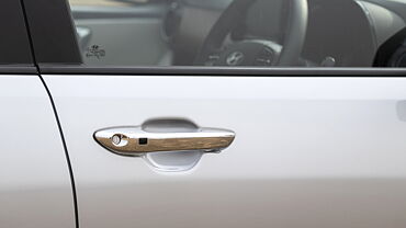 Hyundai Aura Front Door Handle