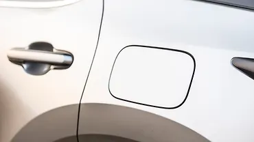 लेक्सस आरएक्स् क्लोज्ड फ्यूल लिड