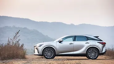 लेक्सस आरएक्स् लेफ्ट साइड दृश्य