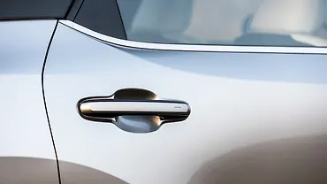 लेक्सस आरएक्स् पीछे के दरवाज़े के हैंडल